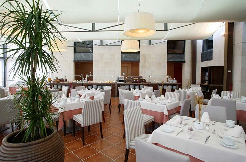 M.A. Hotel Sevilla Congresos Restaurant foto